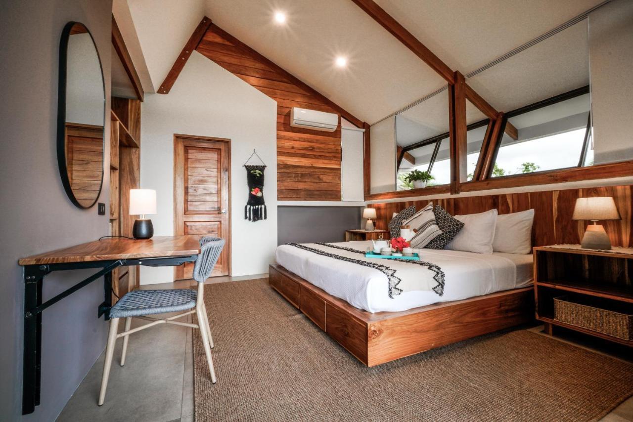 Surf Synergy All-Inclusive Surf Retreat Jacó Eksteriør billede