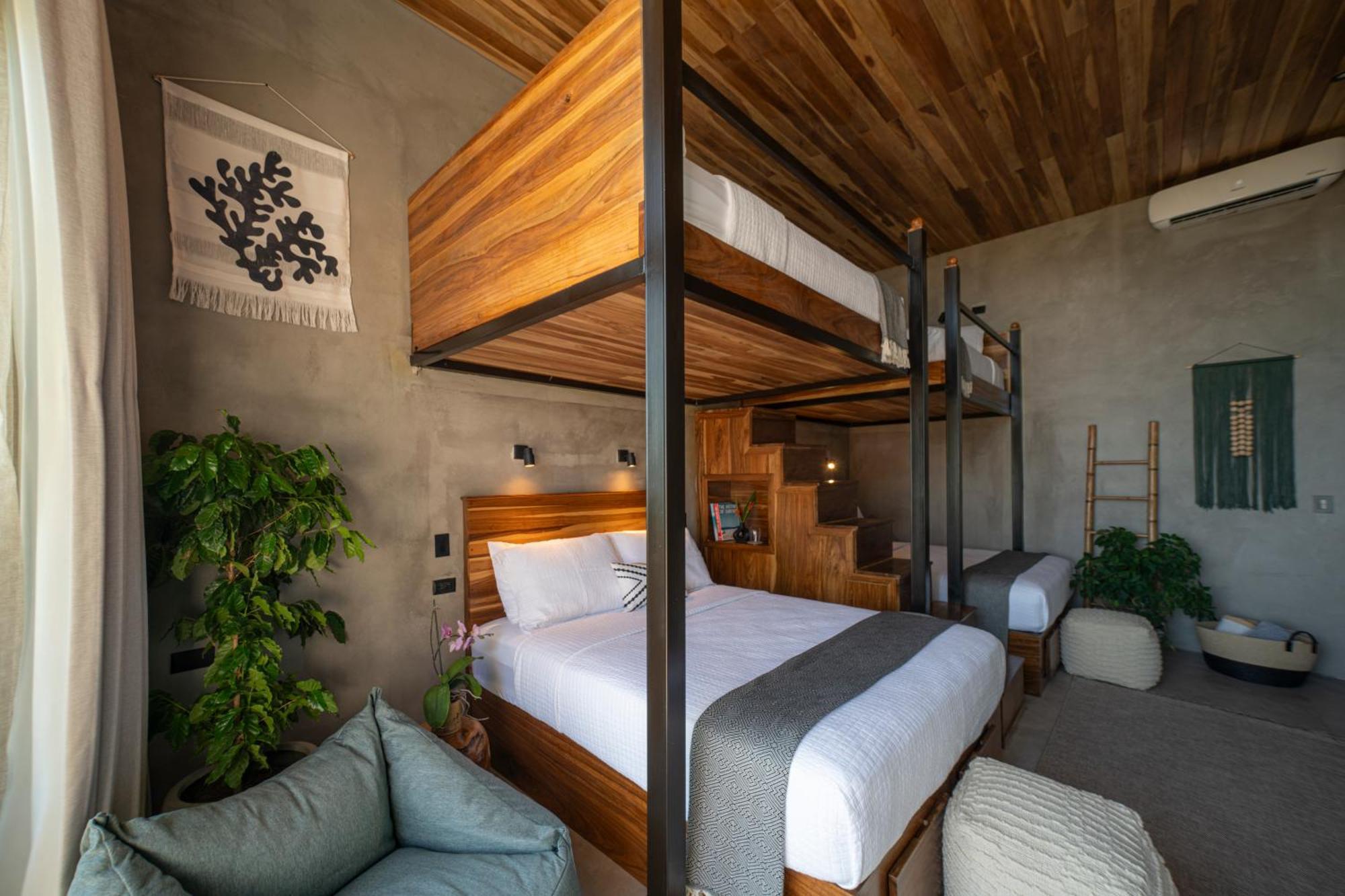 Surf Synergy All-Inclusive Surf Retreat Jacó Eksteriør billede