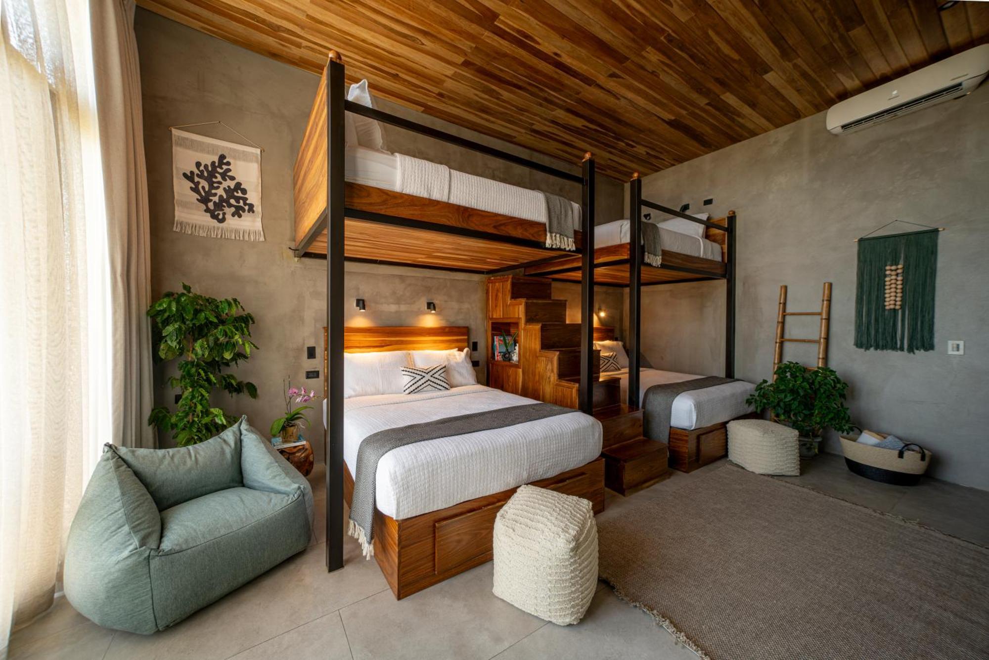 Surf Synergy All-Inclusive Surf Retreat Jacó Eksteriør billede